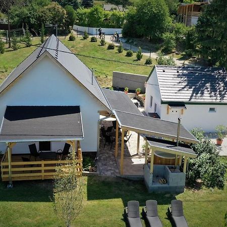 Borkúti Panzió és Apartman Balatonszárszó Esterno foto