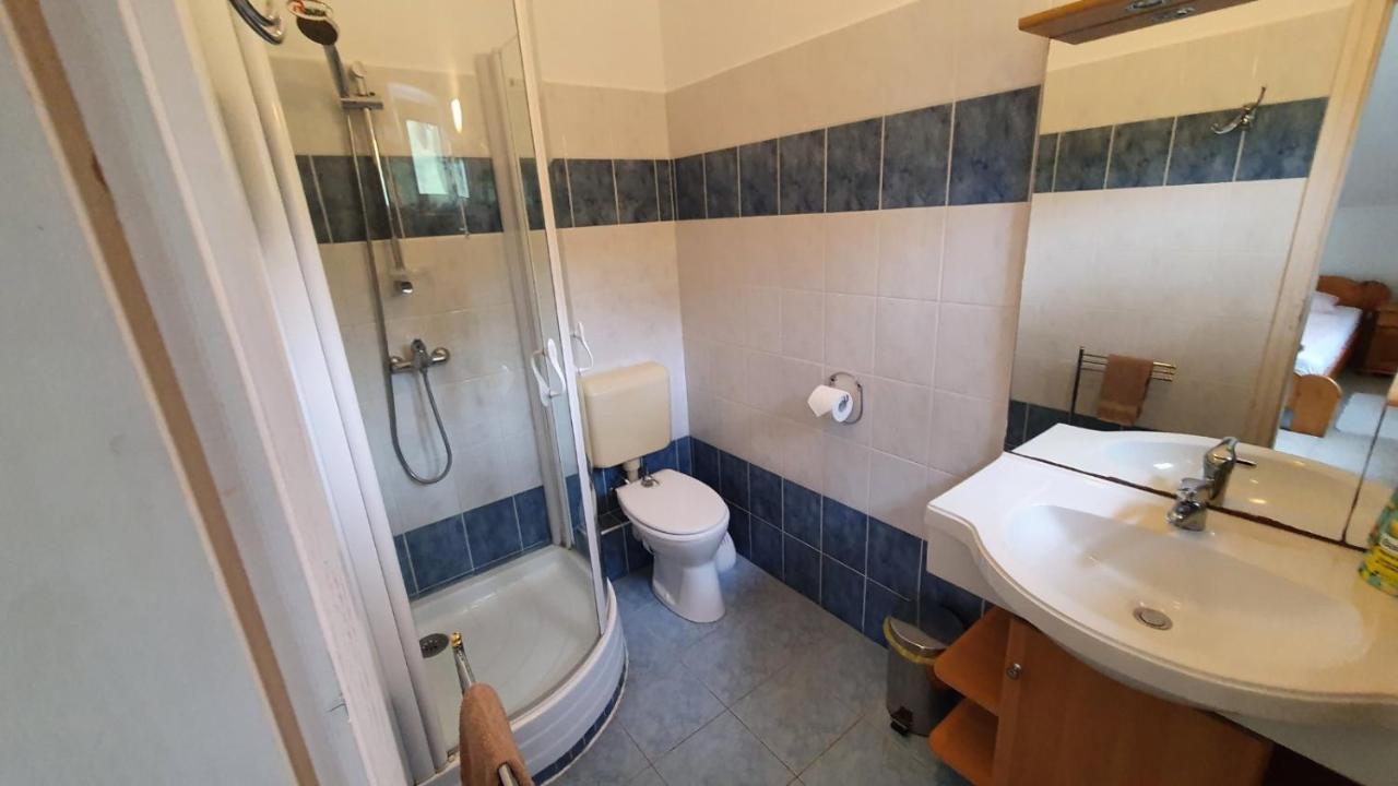 Borkúti Panzió és Apartman Balatonszárszó Esterno foto