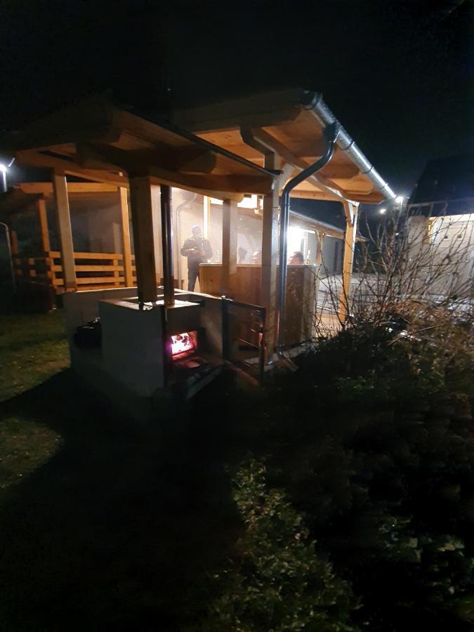 Borkúti Panzió és Apartman Balatonszárszó Esterno foto
