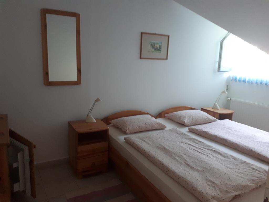 Borkúti Panzió és Apartman Balatonszárszó Esterno foto