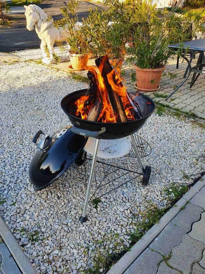 Borkúti Panzió és Apartman Balatonszárszó Esterno foto